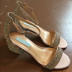 betsey johnson mari block heel